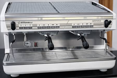 Nuova Simonelli Appia ll Commercial Coffee Machine