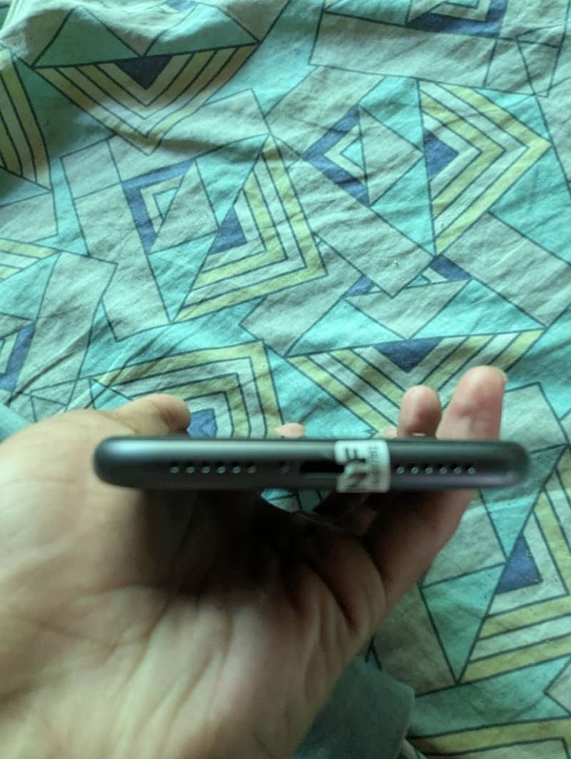 Apple iPhone 11 64GB 5