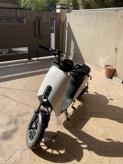 Electric Scooty Honda Sundiro SO7