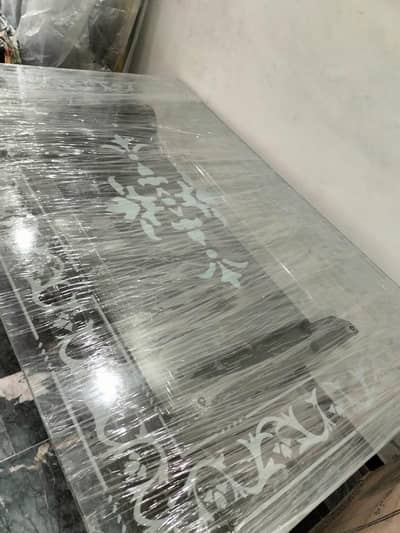 Stylish Wooden Dining Table with chairs for Sale – Excellent Condition