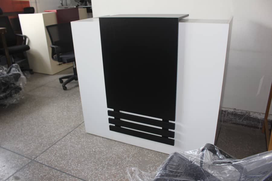 Reception Table/Counter 9