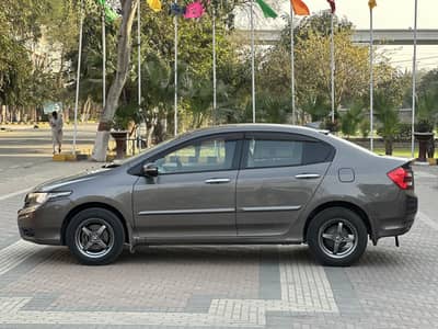 Honda city 1.5 just like new 2017