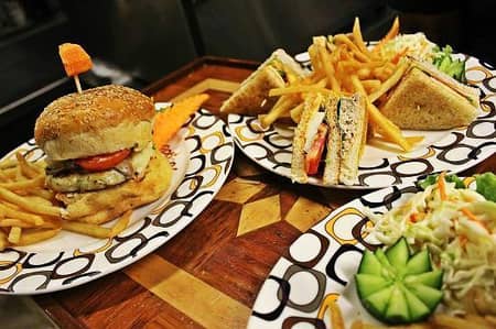 Fast food cook & Tandoor wala Chahye