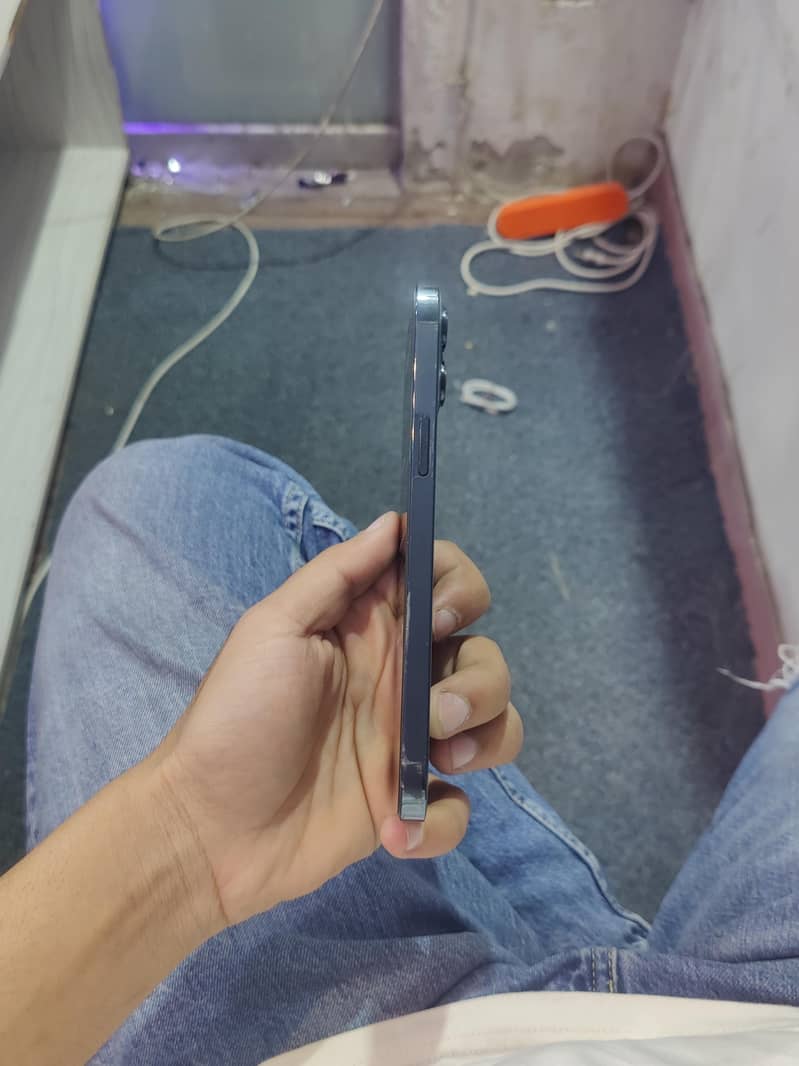 Iphone 12pro max jv 5