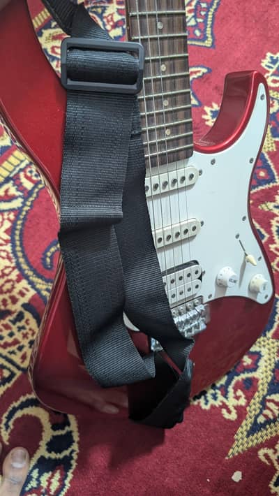 Yamaha EG112C + Amp + Cable + Pick + bag