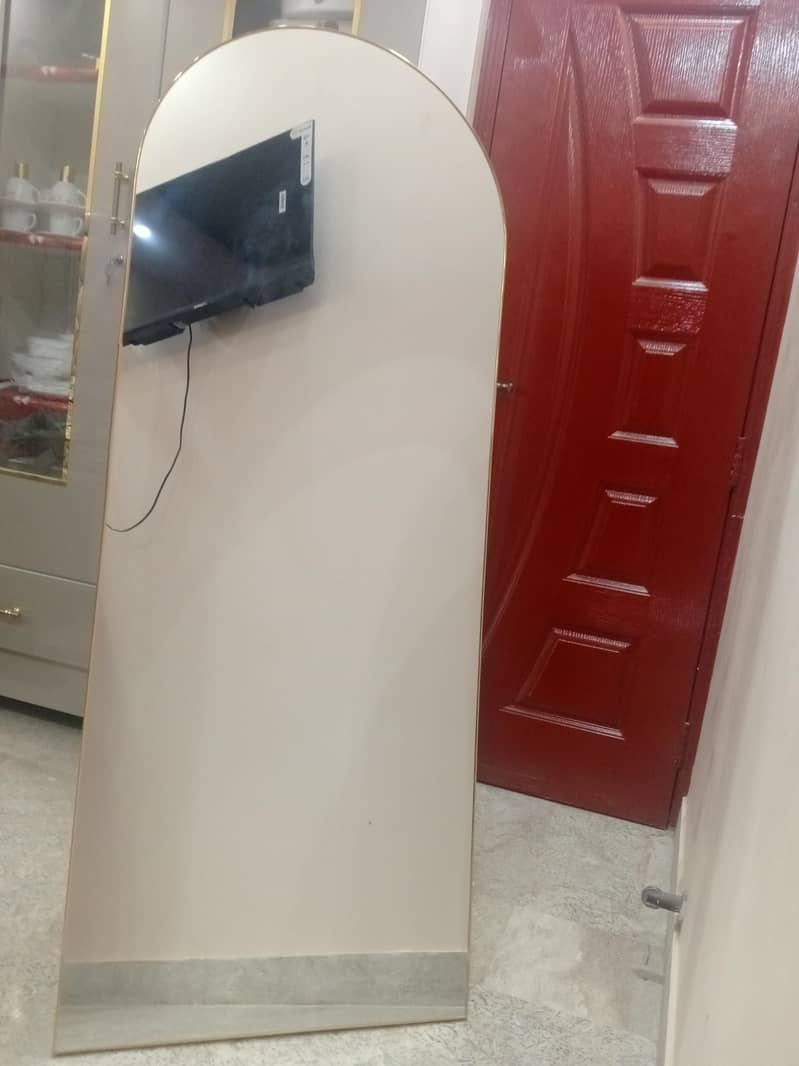 Full-length arched mirror 3