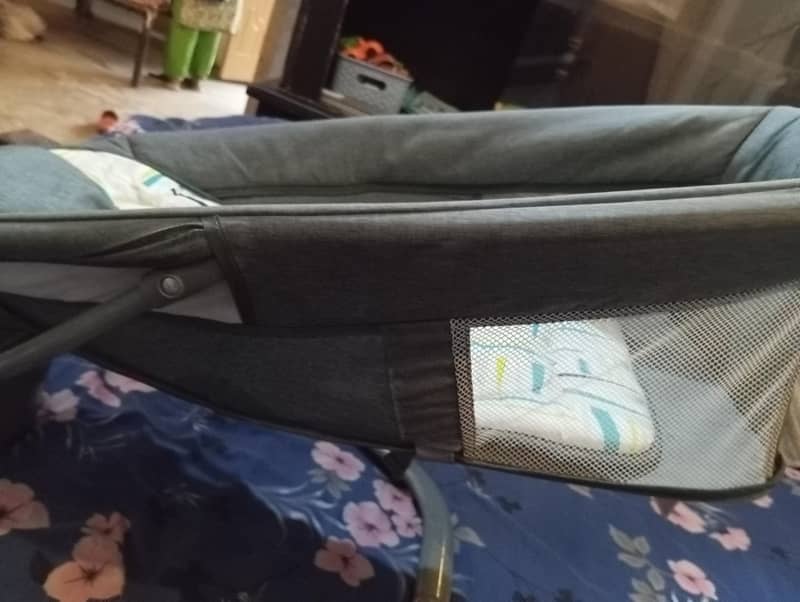 بچوں کا الیکٹرک جھولا 1