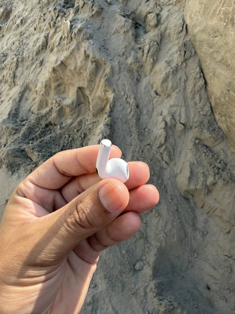 Apple AirPods 3rd Generation 1