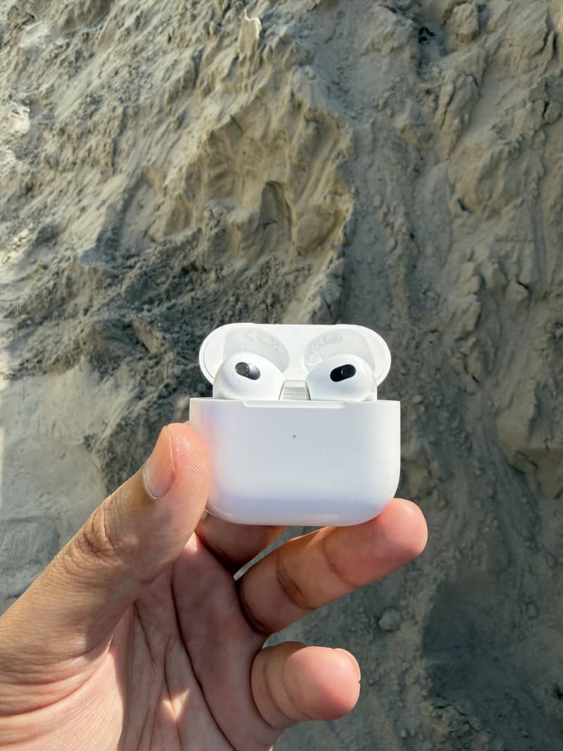 Apple AirPods 3rd Generation 8