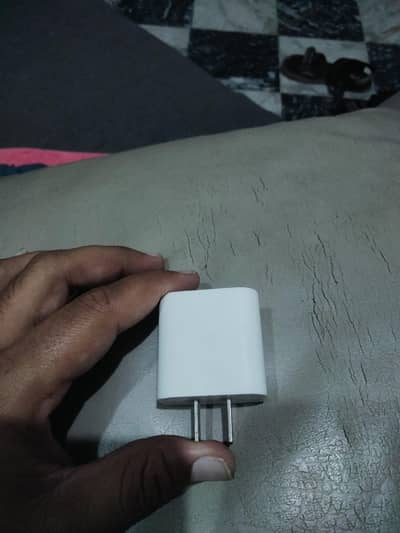 iPhone ka original charger 20w  karna 100% original