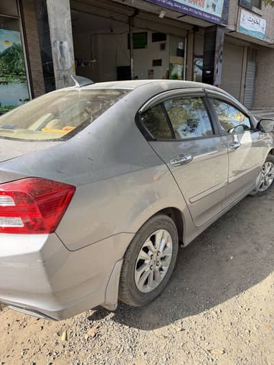 Honda city 2021 automatic silver colour original paint