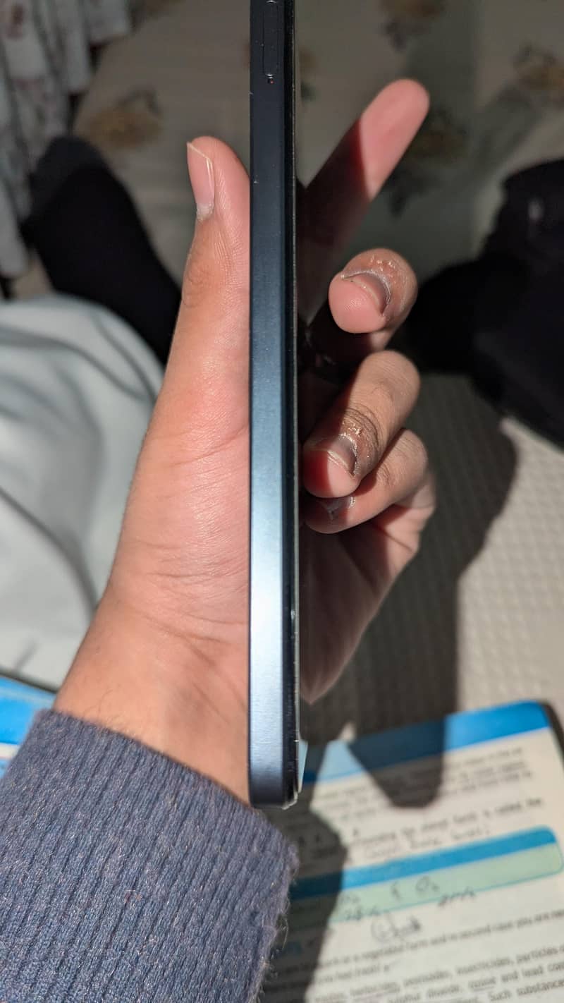 Mobile name : realmw note 70 1