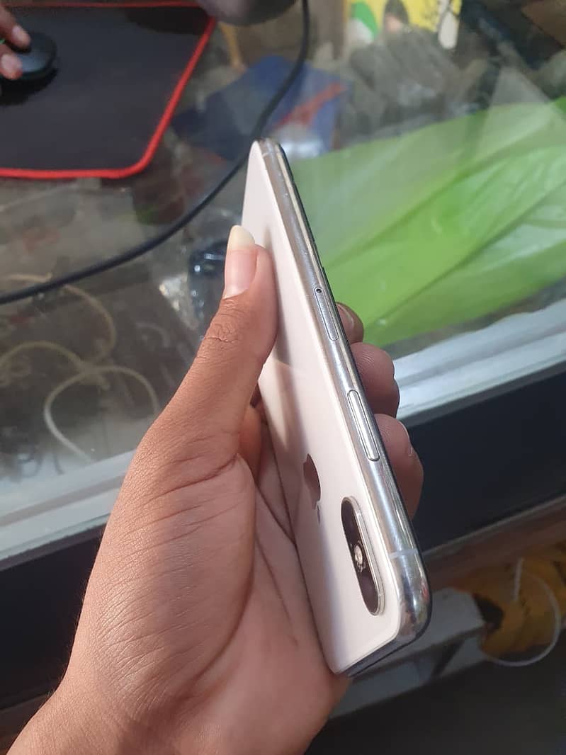 Apple iPhone X urgent sale 4