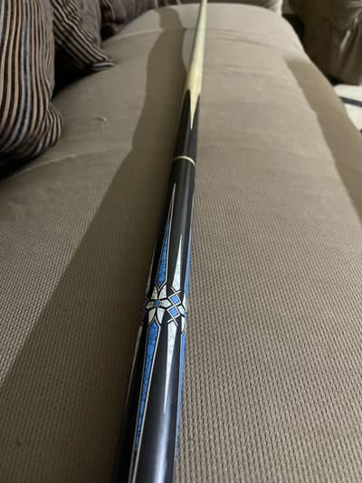 Cue of DMiNi