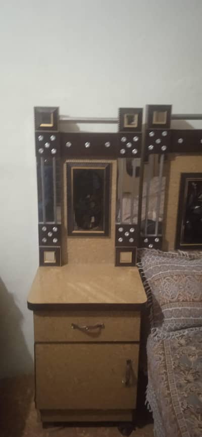 bed set with dressing