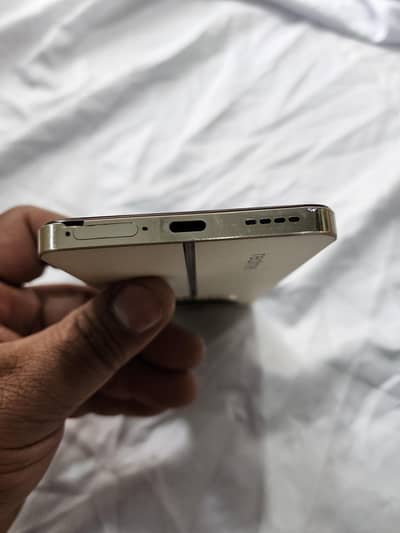 realme 12 + 5G. 8/256