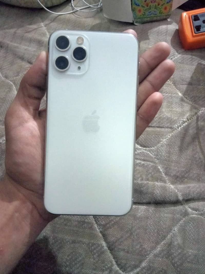 iphone 11 pro 3