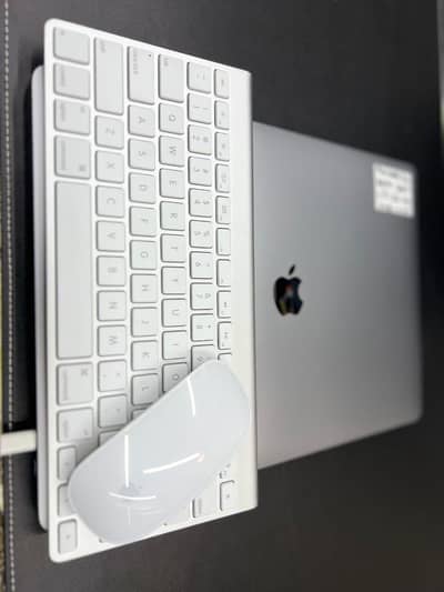 Apple Magic Keyboard & Mouse Pair – Like New / Excellent Condition