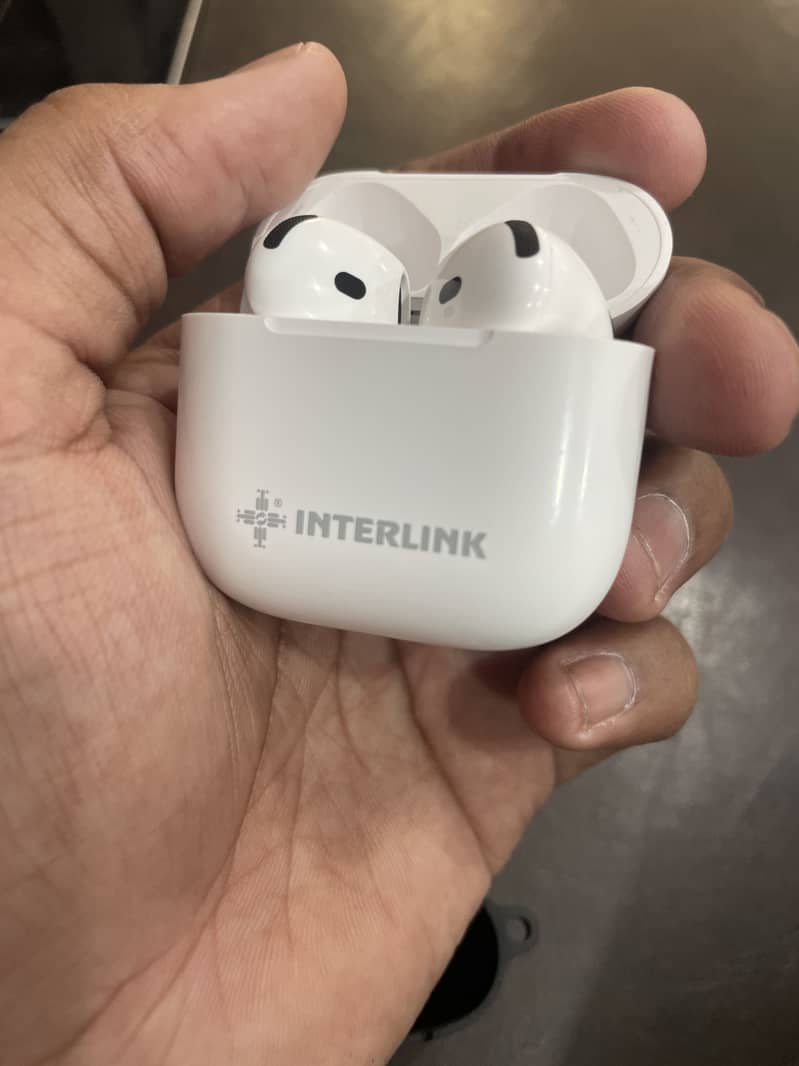 earbud interlink 0