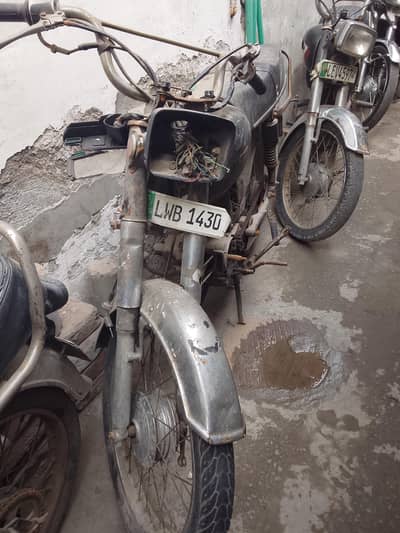 Pak Hero Urgent Sale????? 03004096795