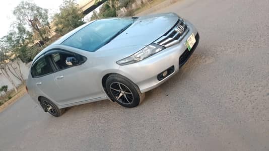 Honda city 2016 model Silver colour multan number. fresh car