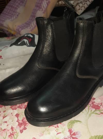 Black Original Leather Italian Brand Chelsea Boots.