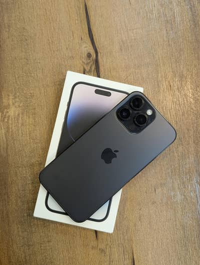iphone 14pro max black ( 256gb )Factory unlock.