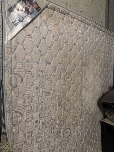 Used molty foam mattress king size 6inch