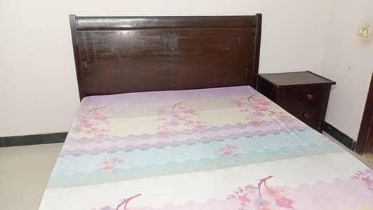 Queen bed set for sale