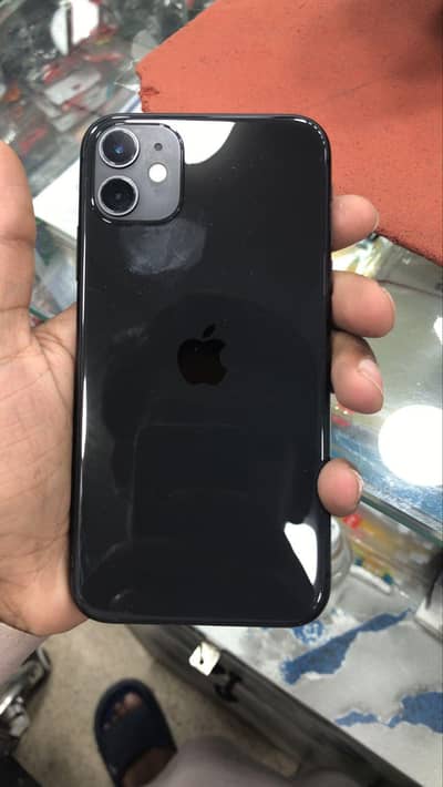 iPhone 11 10/10 new condition