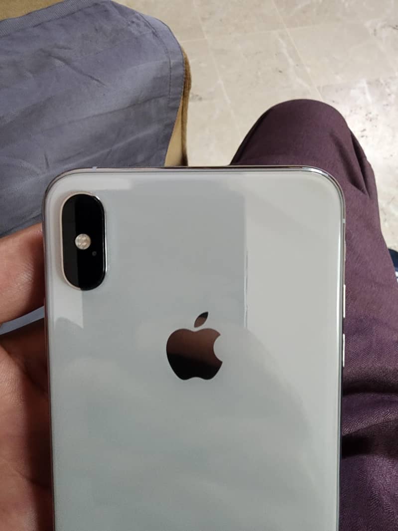 iphone XS max 1