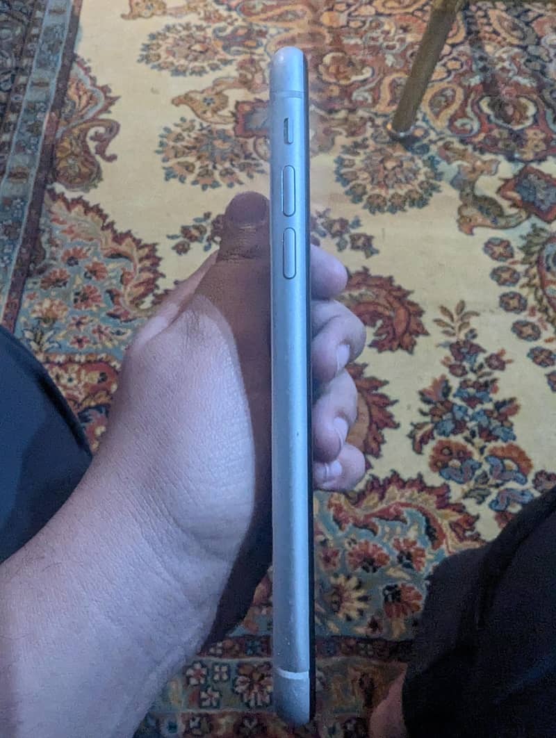 Iphone XR with box 3