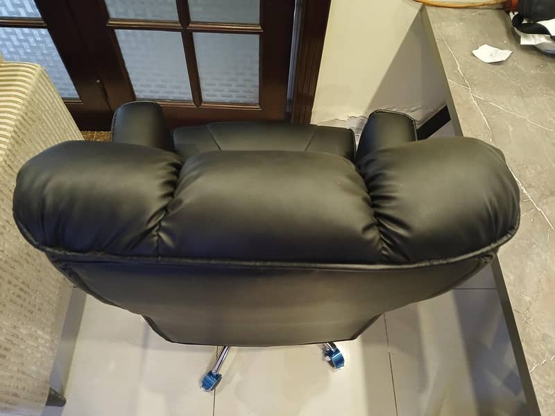 Executive Office Chair 7