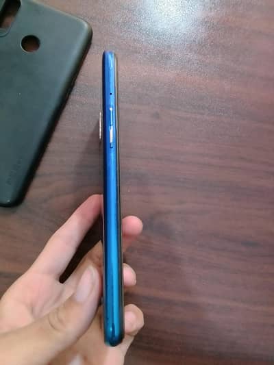 realme 3  4/64 GB  5000 Hm battery