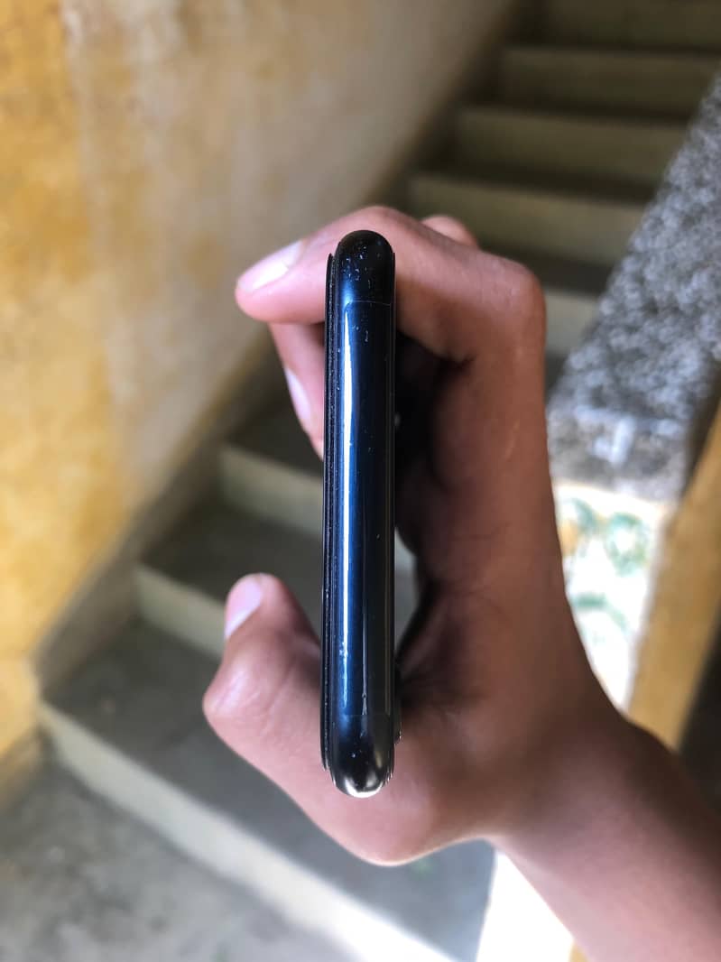 iPhone se3 (3rd generation) 0