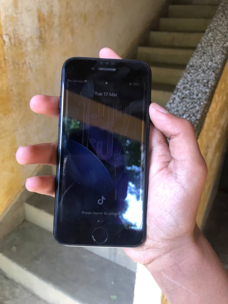 iPhone se3 (3rd generation) 1