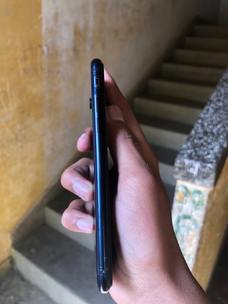 iPhone se3 (3rd generation) 4