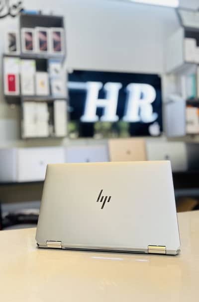 HP Spectre x360 i7 11th Gen 16GB 512GB Diamond Cut Touch Convertible