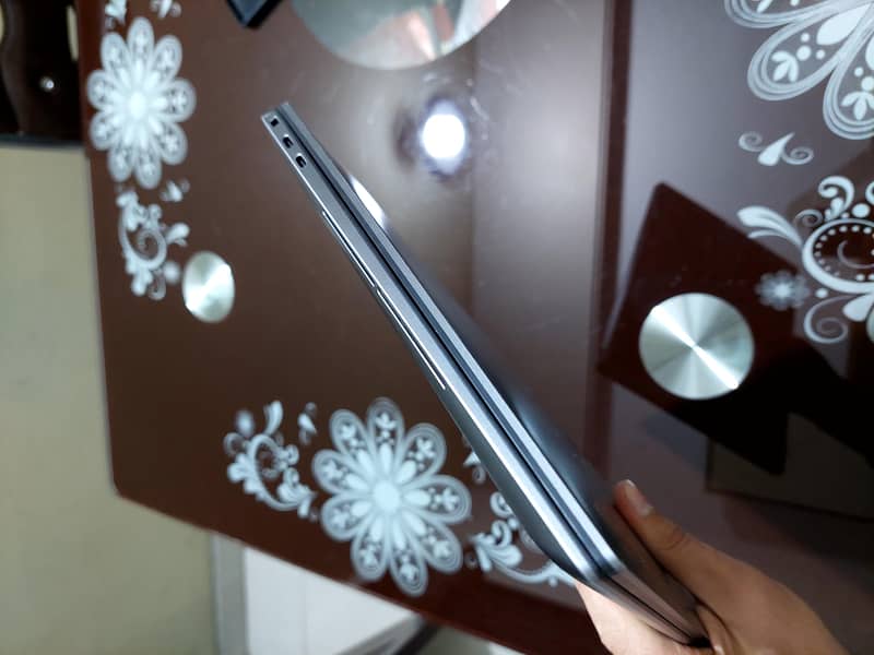 Dell Precision 5570 0