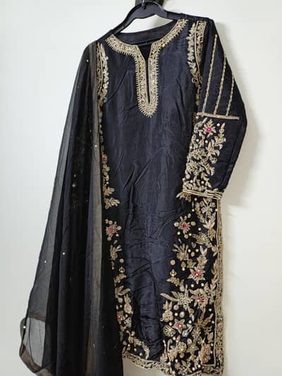 Black colour 3 pc brand new dress with detailed hand work available