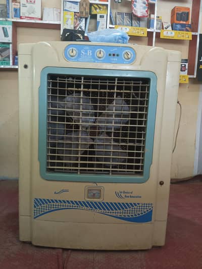 cooler fan bijli Wala sub Kuch ok ha  price 12000 contact 03351570215