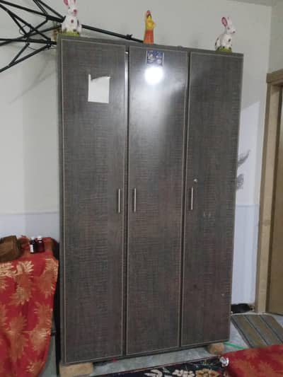 almari for sale  الماری