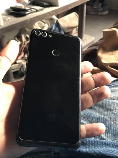 Huawei y9 2018 4/64 panel damge baki all ok read add