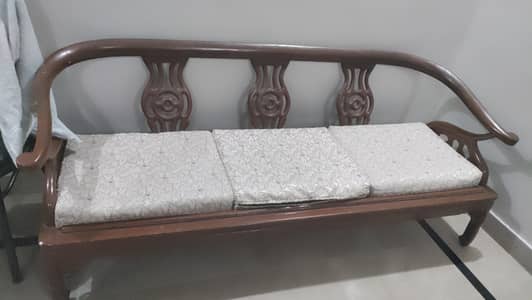 5 seater sofa set with table