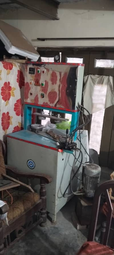 Disposable plates machine many system