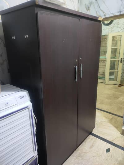 almari and cooler for sale