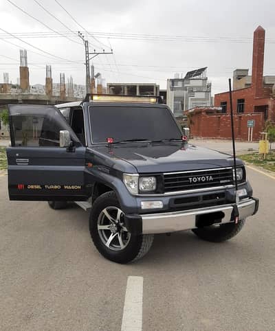 Toyota prado land cruiser 1990 in mint condition for SUV lovers