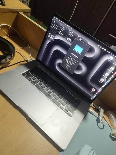 Macbook pro 16 inch 2019 32/512 4gb graphic card