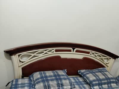 bed , dressing table and divider for sale