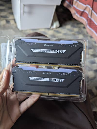 Corsair Vengeance RGB PRO 3600Mhz 8x2= 16GB